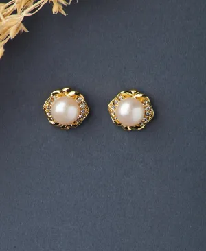 Delicate Pearl Studded Earring