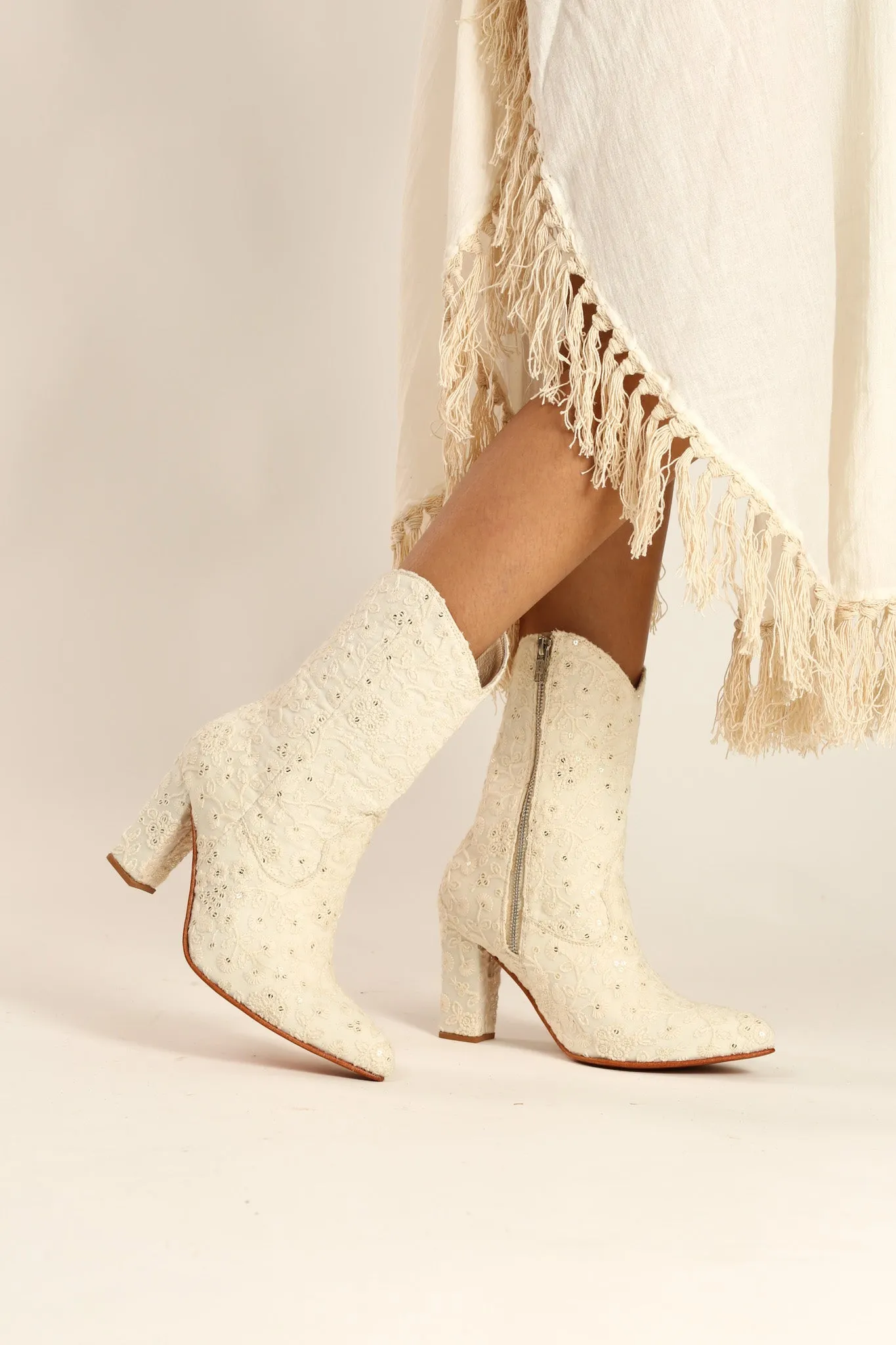 EMBROIDERED BOOTS ARABELLA