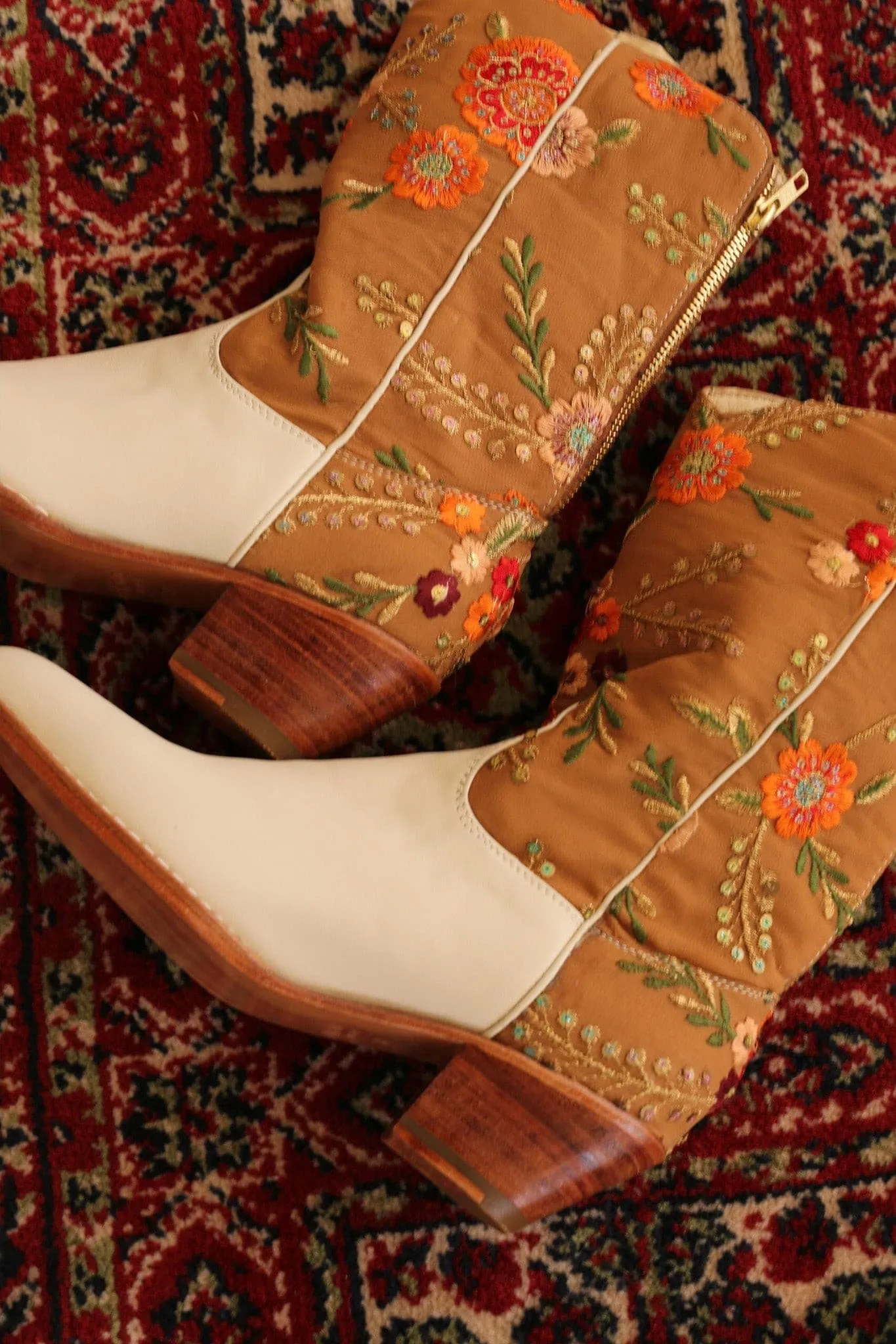 EMBROIDERED WESTERN BOOTS SANIA