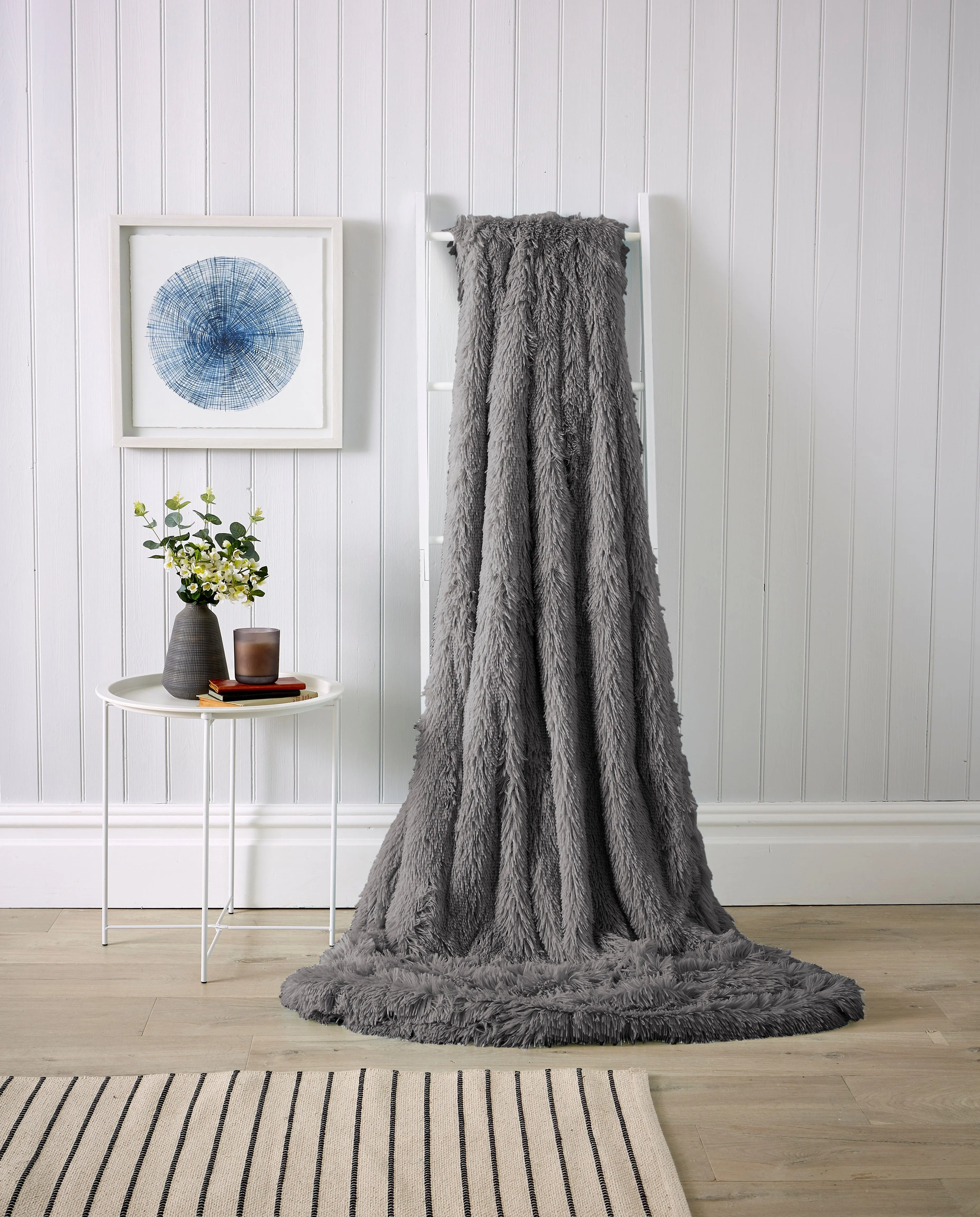 Oversized Chunky Soft Fleece Blanket Fluffy Faux Fur Throw Blanket for Bed and Sofa in Calming Colours by OLIVIA ROCCO